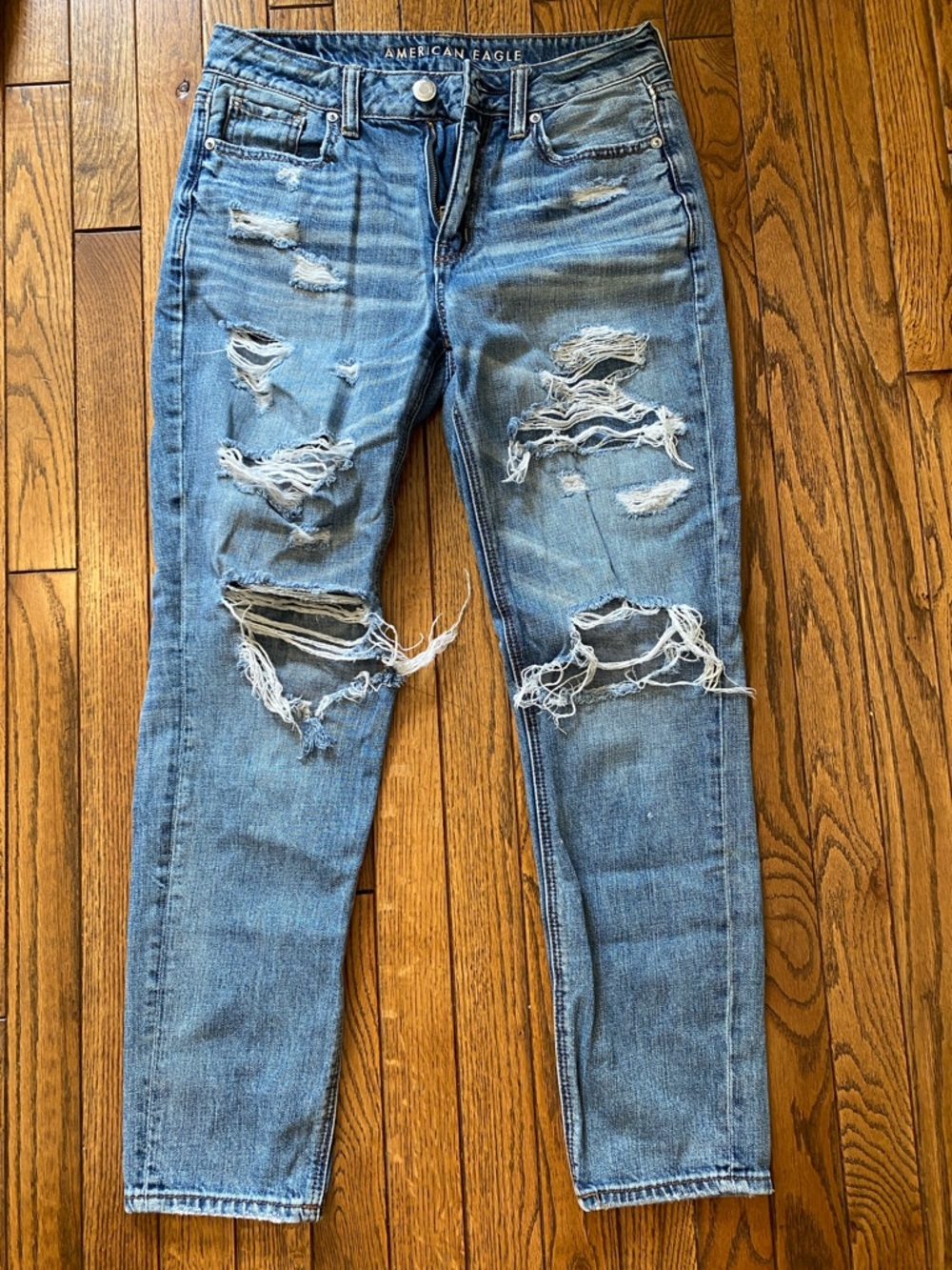 American Eagle Light Blue Distressed Hi-Rise Tomgirl Mom Jeans